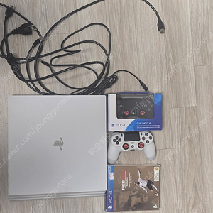 Ps4 pro + 컨트롤러 2개 + PES2019 팝니다.