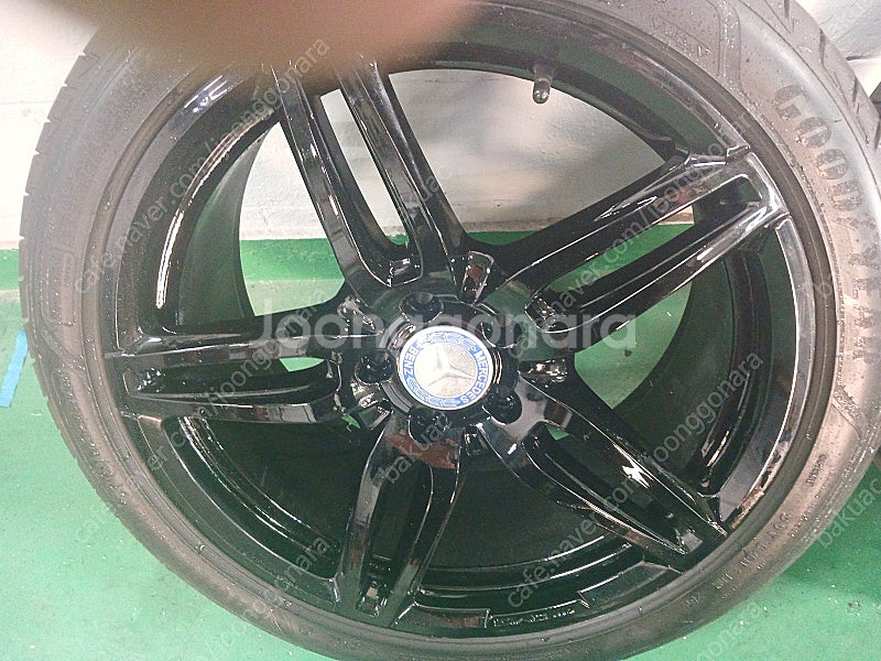 벤츠E클래스 w213amg 19인치 휠타이어입니다--1