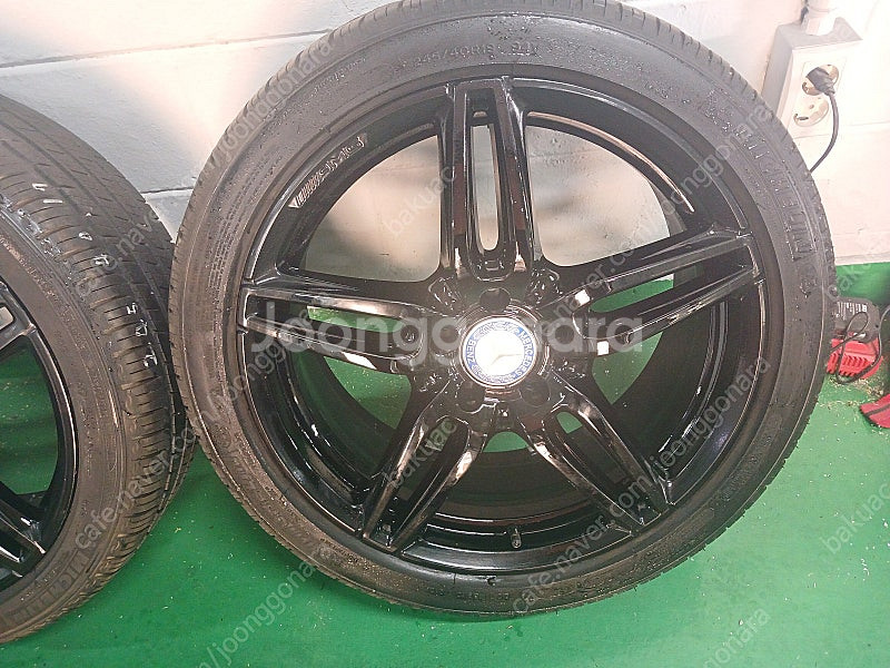 벤츠E클래스 w213amg 19인치 휠타이어입니다--2