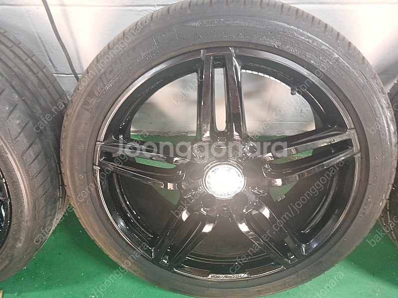 벤츠E클래스 w213amg 19인치 휠타이어입니다--3
