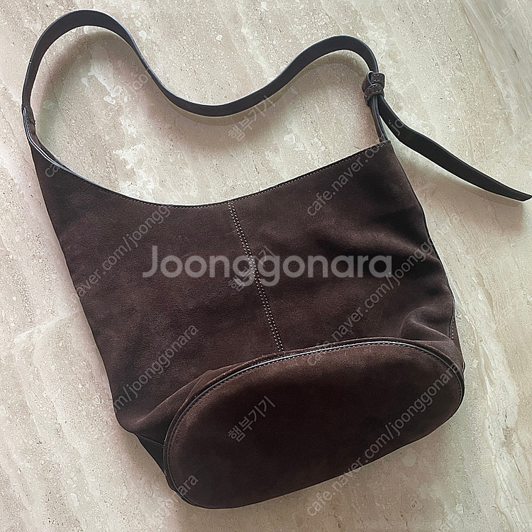 zara 자라 비대칭 소프트 스웨이드 버킷백--4