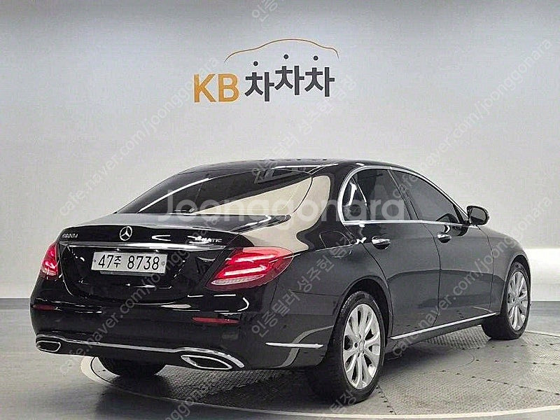 벤츠 E클래스 중고 벤츠 중고 승용차 검정색 2018년...--3