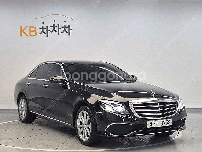 벤츠 E클래스 중고 벤츠 중고 승용차 검정색 2018년...--4