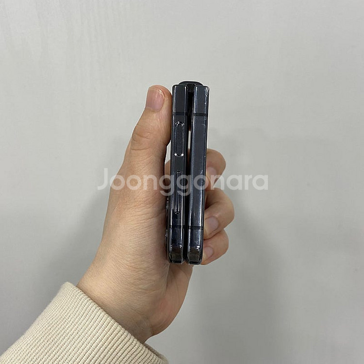 86957 A급. 갤럭시Z플립4 512기가 블랙 팝니다...--5