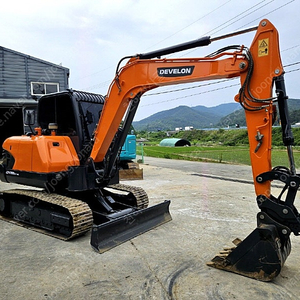 두산 중고 02급 굴삭기 DX55MT 2022년 1860시간 본 바가지 구성