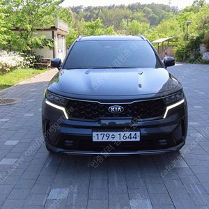 쏘렌토 중고 신형 쏘렌토 MQ4 중고 쏘렌토 중고차 회색 2021년식 디젤 2.2 2WD 프레스티지 실매물중고차