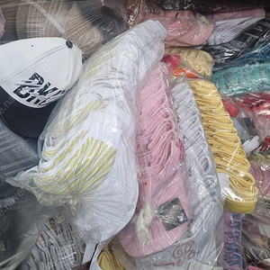 각종 모자 덤핑 판매 합니다. 볼캡, 중절모, 썬캡, 야구모자, 줌마모자, 등