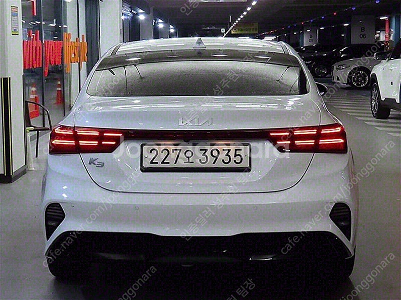 K3 중고차 시세 흰색 2023년식 5,722km 1....--5