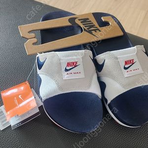 나이키 에어맥스 1 슬라이드 옵시디언 유니버시티 레드 280mm/아딜렛 22 275mm