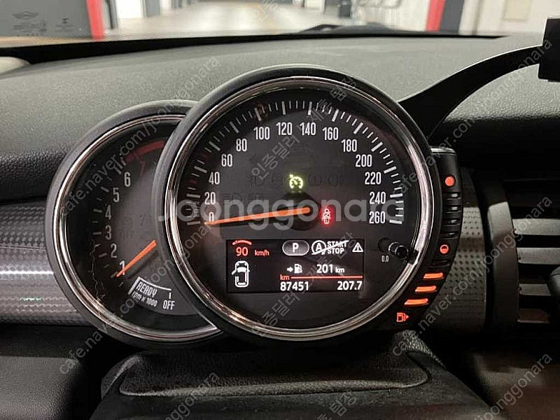 중고 미니쿠퍼 중고 가격 쿠퍼 중고차 흰색 2017년식 87,377km 5도어 파인 레더 에디션 3세대 중고차직거래...--9