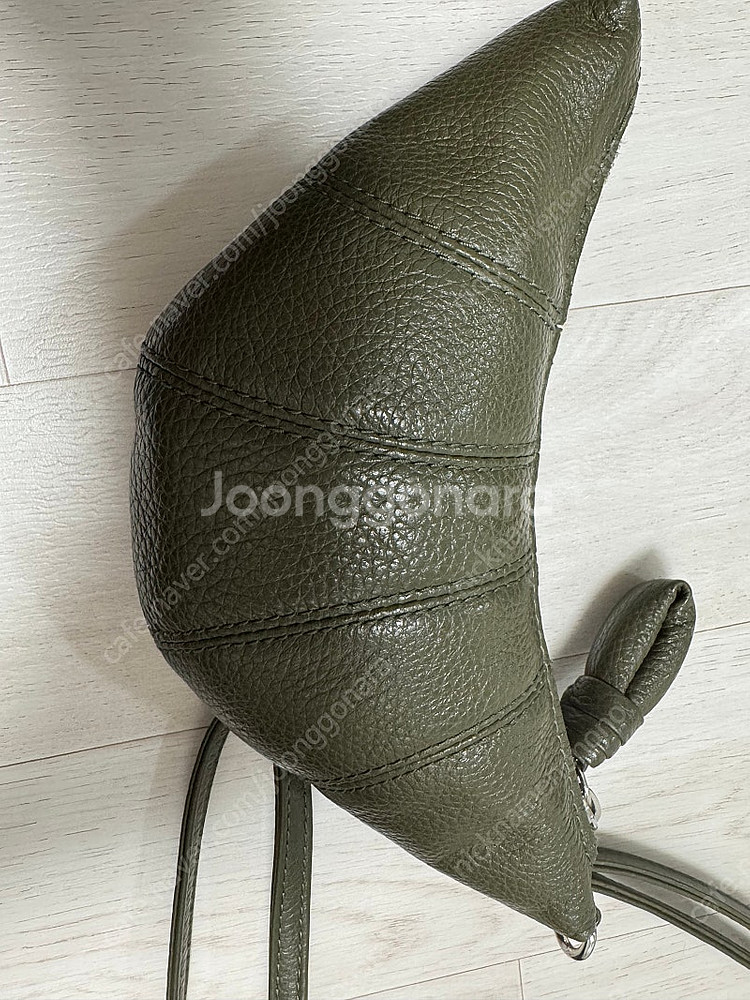 르메르 정품 목걸이코인펄스 카키색상--0