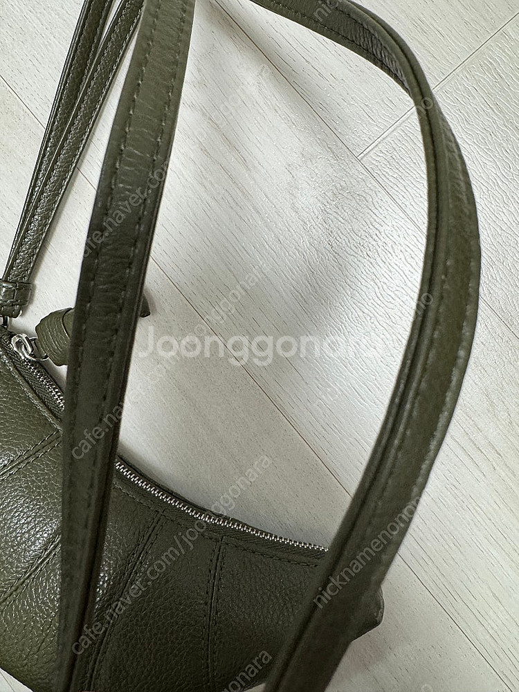 르메르 정품 목걸이코인펄스 카키색상--1