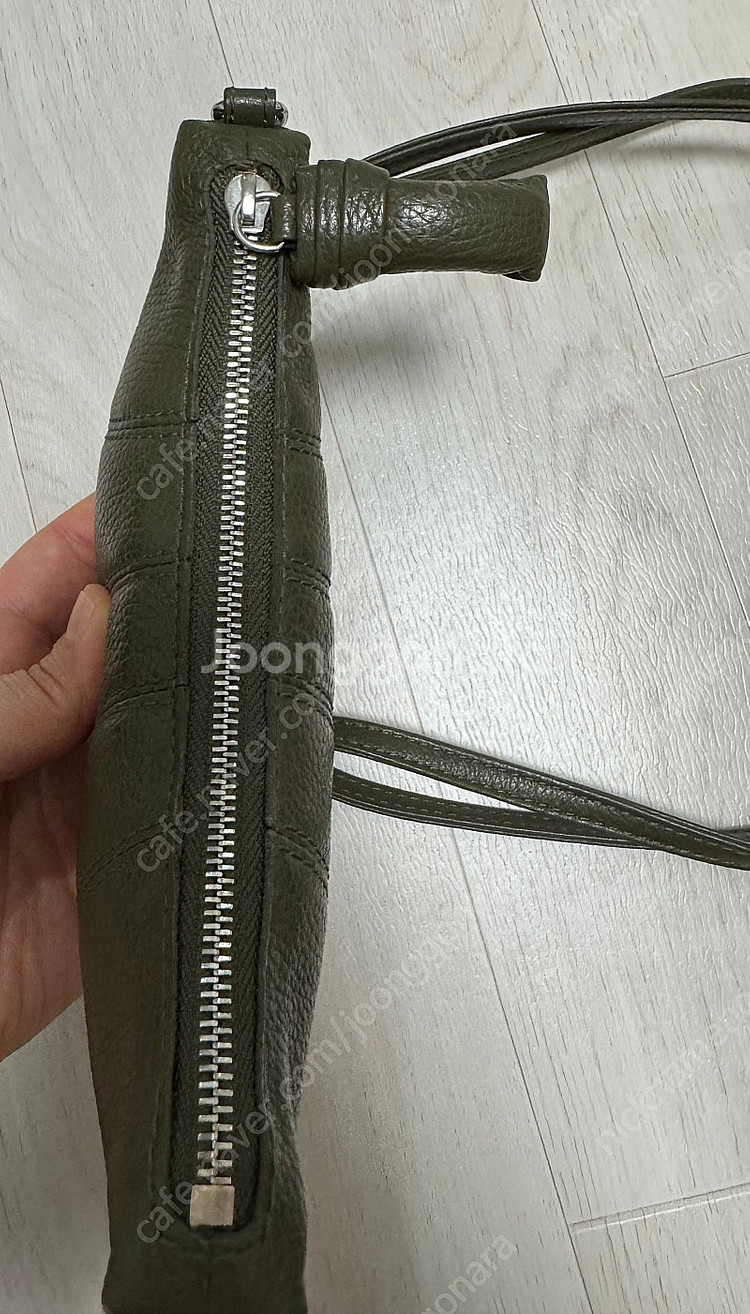 르메르 정품 목걸이코인펄스 카키색상--2