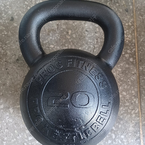 대전중고운동기구) 플러그 20kg 케틀벨 블랙 통무쇠
