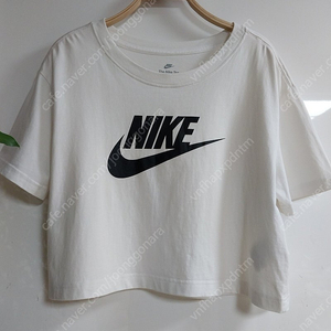 나이키 크롭 스우시 티