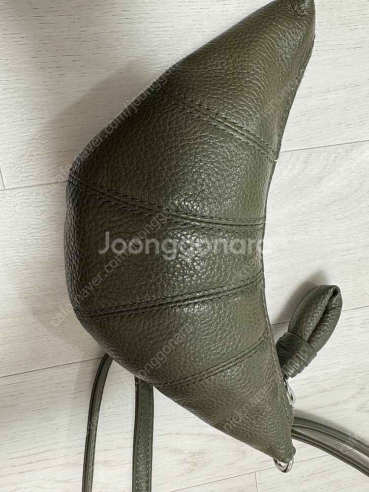 르메르 코인펄스 (목걸이형) 정품 카키색상--0