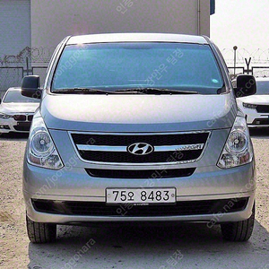 스타렉스 중고 그랜드 스타렉스 중고차 회색 2015년식 66,542km 12인승 왜건 CVX 디럭스 개인사업자 차량구매