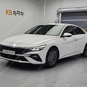 아반떼 중고차 아반떼 더 뉴 아반떼 CN7 중고 흰색 2024년식 47,500km 1.6 LPi 모던 중고차구매
