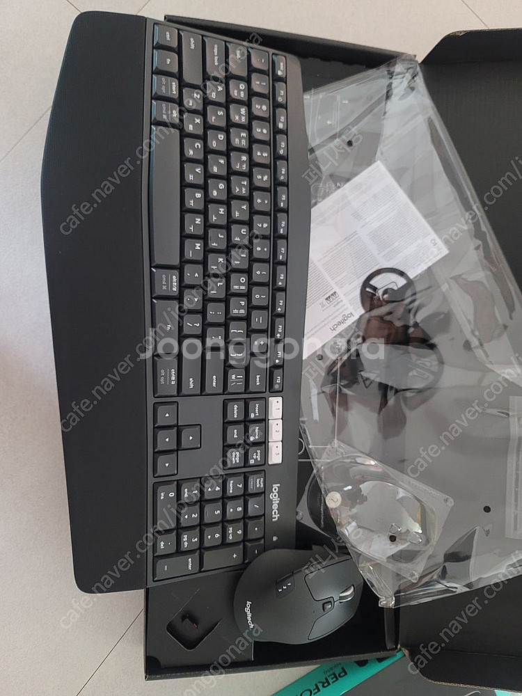 로지텍 MK850 한글판 거의 새제품입니다.--0