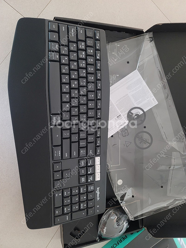 로지텍 MK850 한글판 거의 새제품입니다.--1