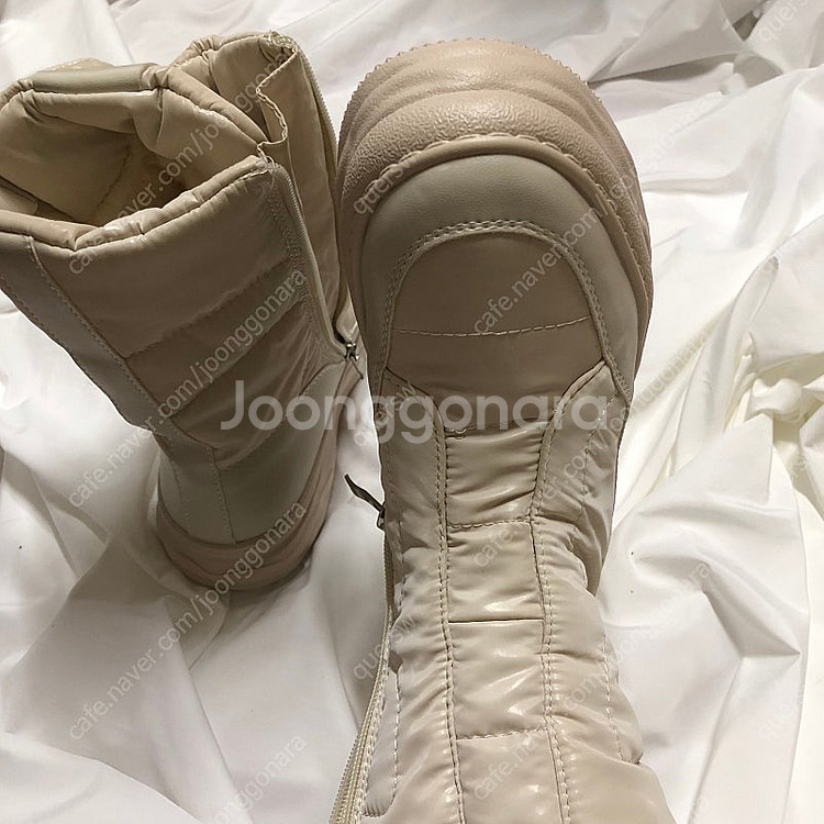 새상품 포멜카멜레 윈터 패딩 하프 부츠 245사이즈 FJY1F1SW051--8