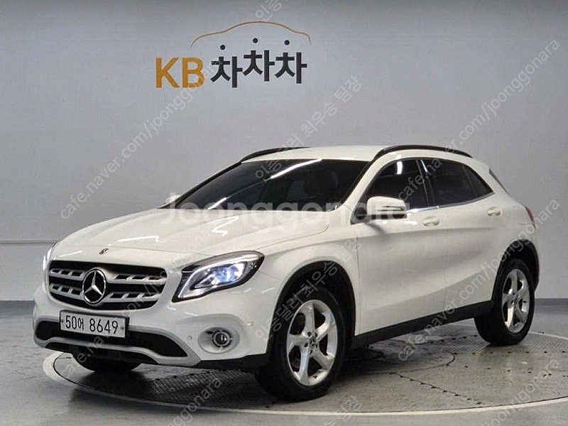 벤츠 GLA 중고 벤츠 GLA클래스 중고 흰색 2018년식 GLA220 수원중고차--0