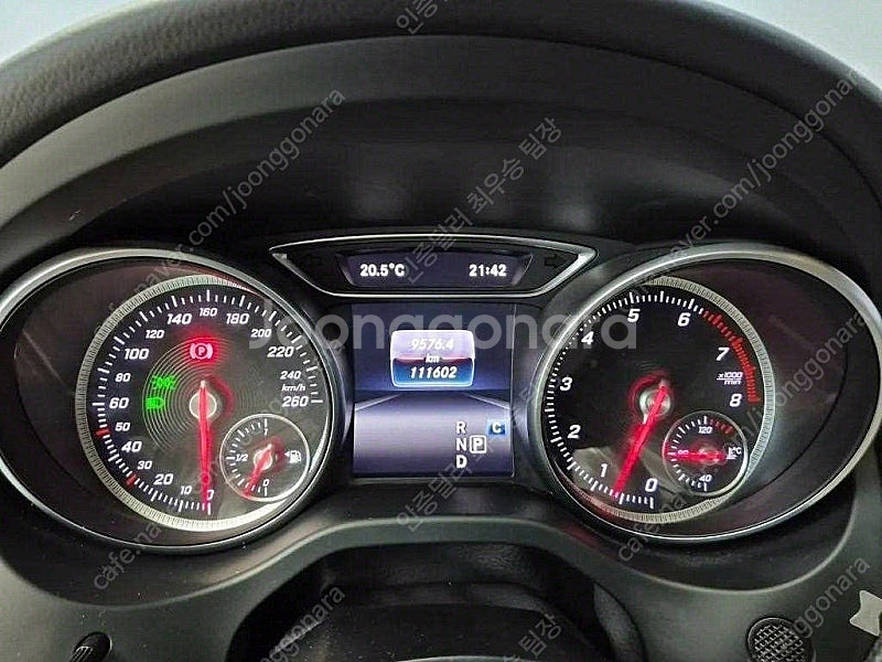 벤츠 GLA 중고 벤츠 GLA클래스 중고 흰색 2018년식 GLA220 수원중고차--6