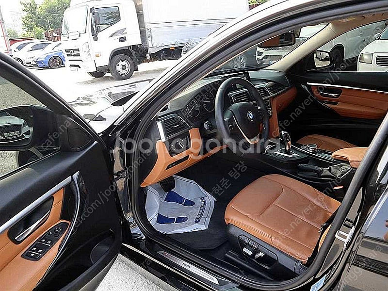 BMW 3시리즈 중고 BMW 320d 중고승용차 3시리즈 중고차 검정색 2018년식 68,300km 320i 럭셔리...--6