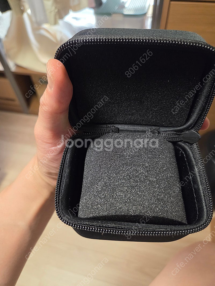 브라이틀링 휴대용 시계보관함 팝니다.--1