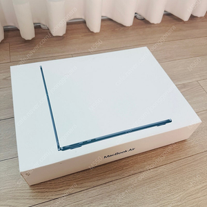 맥북에어 M2 13인치 미드나이트 판매합니다.