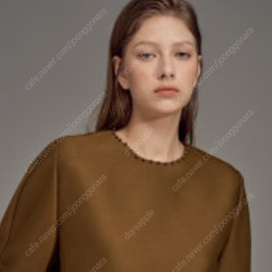 한섬 랑방 [새옷] 실크블렌드 비딩넥 탑