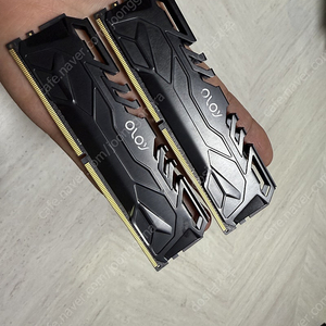 Oloy DDR4 4000 CL18 16G(8G*2) 판매해요