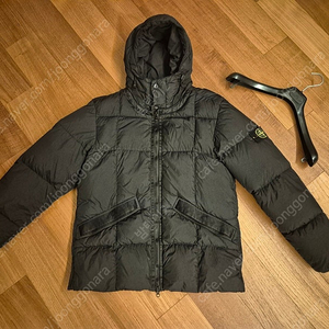 [L]스톤아일랜드 19FW 크링클랩스 패딩 블랙 팝니다.