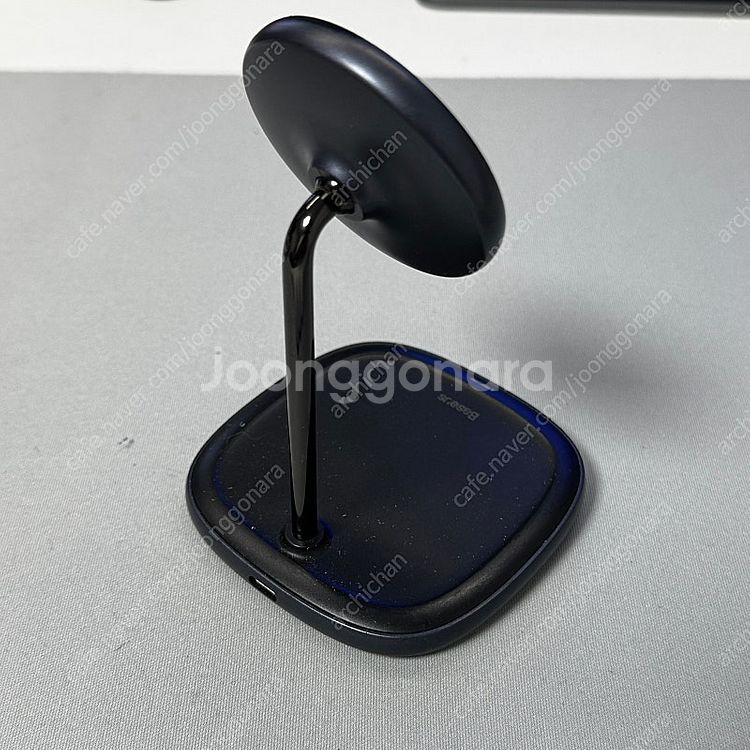 베이스어스 맥세이프 충전기 아이폰 에어팟 충전 스탠드 ...--1