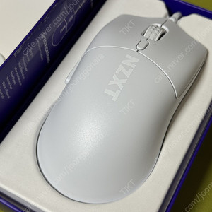 NZXT LIFT 2 SYMM 화이트