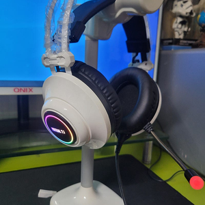 앱코 헤커스 가상7.1 RGB 진동 노이즈 캔슬링 마이크 3D 게이밍헤드셋