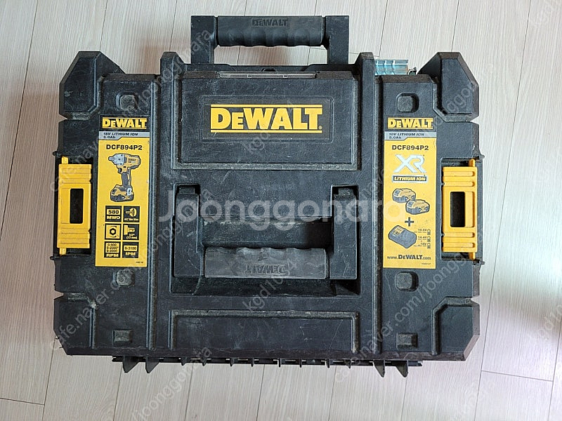 디월트 DCF894P2 충전 임펙렌치 20V 팝니다 (...--0