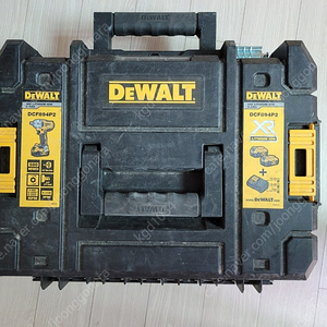 디월트 DCF894P2 충전 임펙렌치 20V 팝니다 (그라이더,송풍기 포함)