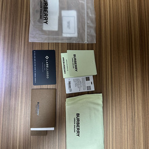 (팝니다)버버리 sandon 카드 지갑