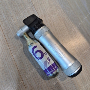 자이언트 리브자전거 CO2 펌프 컨트롤 블라스트 캔 (미사용)