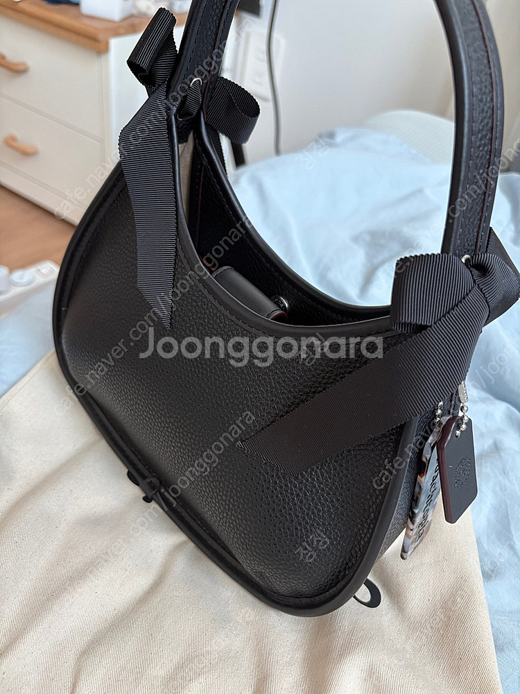 코치 토피아 에르고 리본 가방(택포)--2