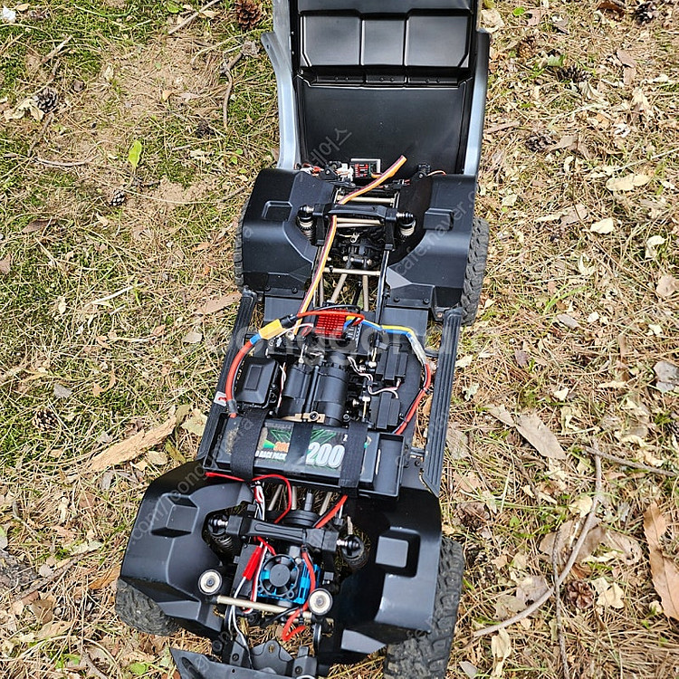 yk4082 1/8 rc카 판매합니다.--8