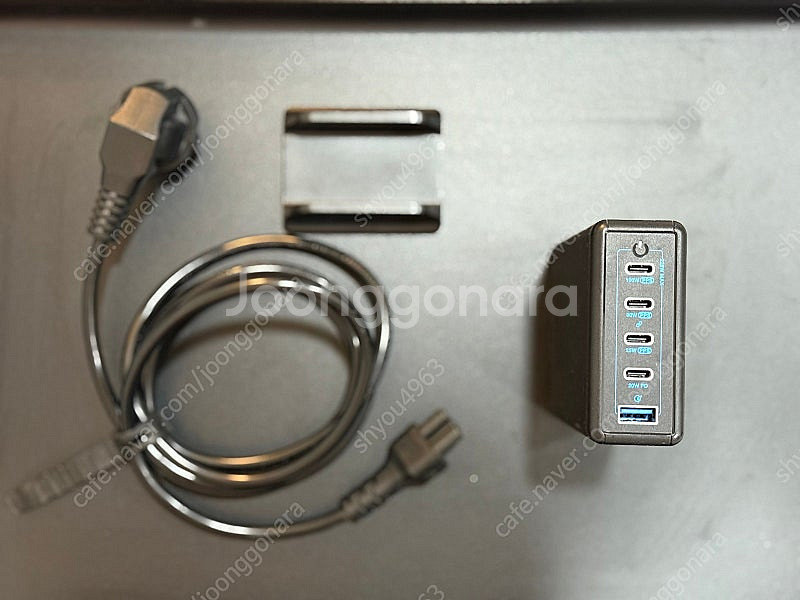 아트뮤 GE510 228W 멀티 초고속 충전기 팝니다.--1