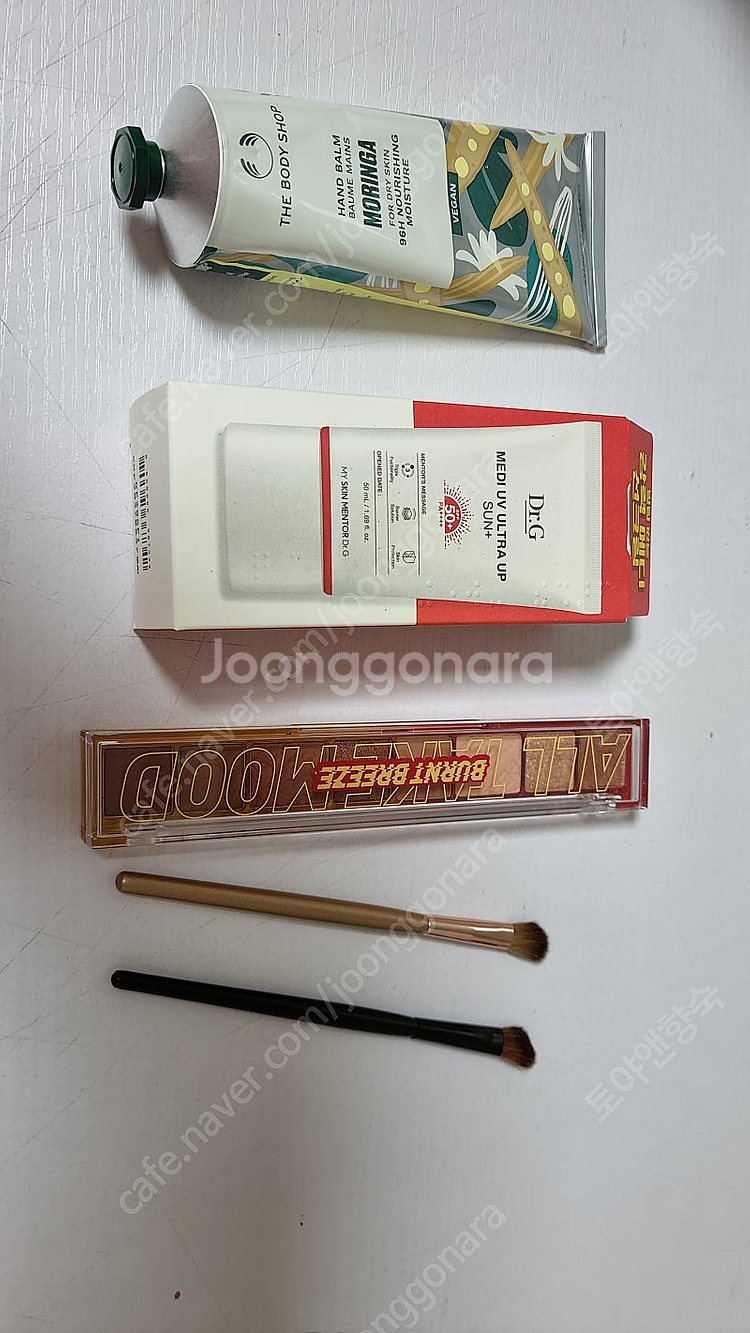 아이섀도 팔레트, 붓, 더바디샵 핸드크림, 닥터지 선크...--0