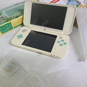 닌텐도 2DS LL 동물의숲 에디션 최상급(부칩 추가 가능