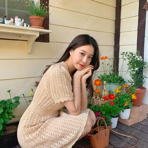 로아르 코지코튼 크로쉐 크로셰 펀칭 니트원피스 베이지 여행룩 출근룩하객룩