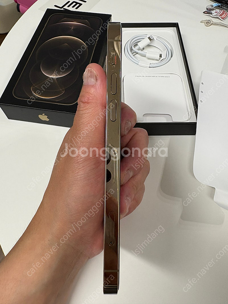 아이폰12pro 256기가 풀박, 골드 A급 판매합니다...--4