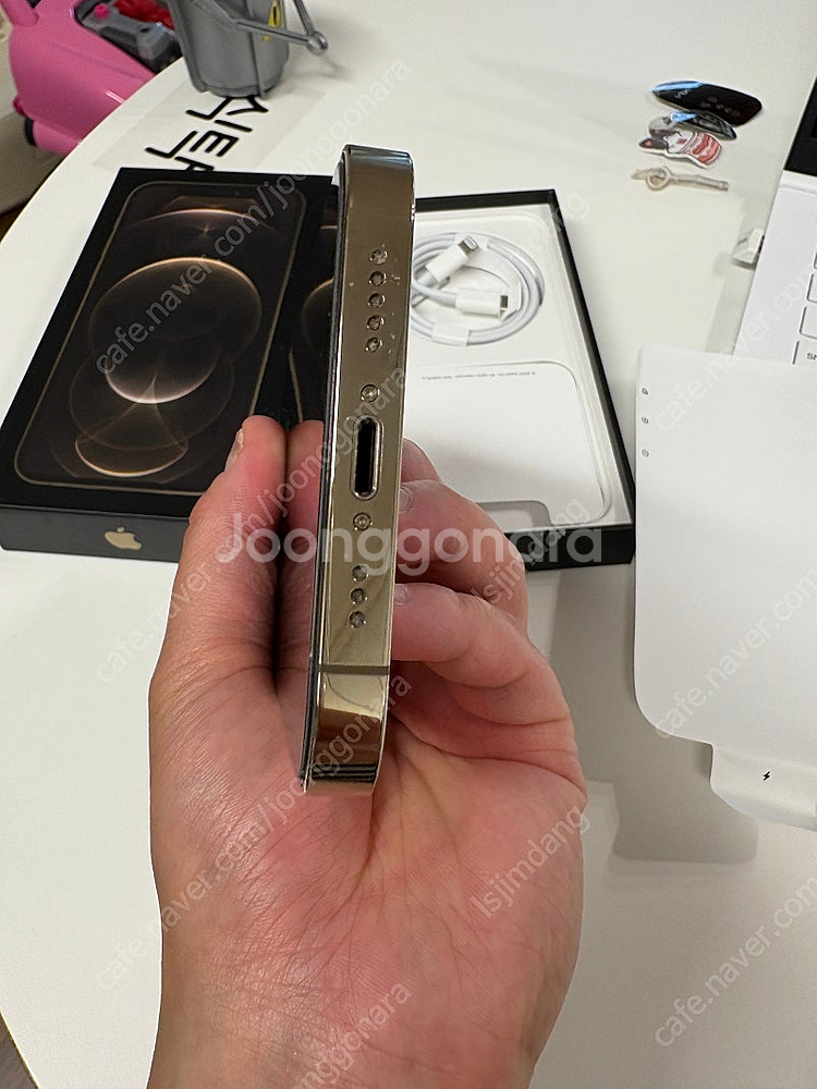 아이폰12pro 256기가 풀박, 골드 A급 판매합니다...--6