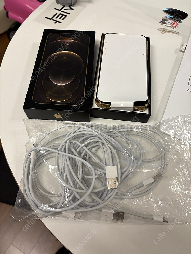 아이폰12pro 256기가 풀박, 골드 A급 판매합니다...--8