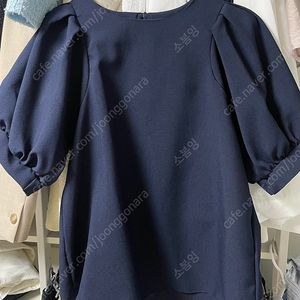 난닝구 퍼프소매 블라우스